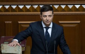 زيلينسكي يؤدي اليمين الدستورية رئيسا لأوكرانيا