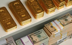 الذهب يقترب من أدنى مستوى في أسبوعين بفعل صعود الدولار