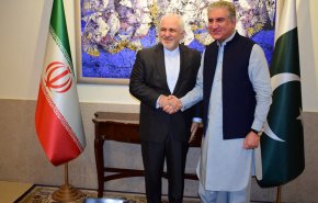 بالصور..وزير خارجية ايران يلتقي نظيره الباكستاني