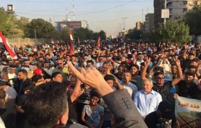 برگزاری تظاهرات ضد جنگ هواداران صدر در کربلا و بغداد 