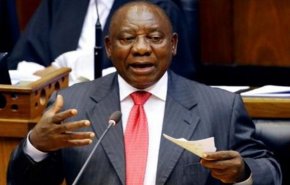 رئيس جنوب أفريقيا يعلن تشكيل حكومة جديدة نصفها من النساء ووزراء أقل