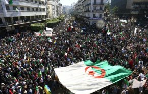 الجزائر.. المتظاهرون يرفضون اقتراح الحوار الذي قدمه قائد الأركان 