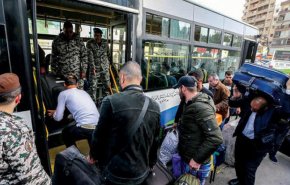 حافلة تقل 30 سوريا يعودون من النبطية الى بلادهم