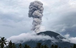 هزة أرضية بقوة 5.8 درجات في اندونیسیا 
