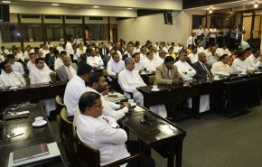 الوزراء المسلمون في سريلانكا يتقدمون باستقالة جماعية