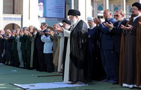القادة الايرانيون ومواقفهم في صلاة عيد الفطر