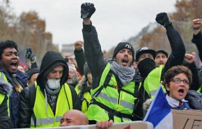 فرنسا.. أكثر من 10 آلاف متظاهر في احتجاجات السترات الصفراء

