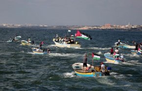 الاحتلال یعتقل صيادين فلسطينيين جنوب القطاع