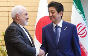 شاهد..آبي اول زعيم ياباني يزور طهران منذ 4 عقود