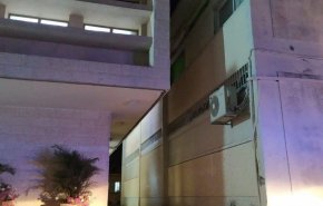 شاهد: إصابة مبنى في مستوطنة سديروت بصاروخ
