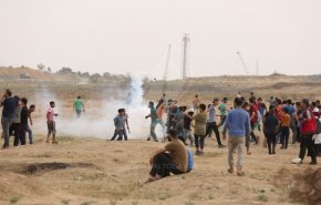 الآلاف يتوافدون لمخيمات العودة للمشاركة في جمعة 