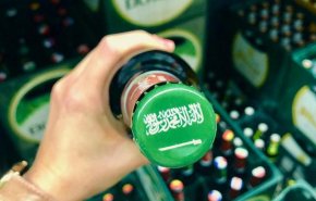 بلومبيرغ: السعودية تتجه لرفع الحظر عن الكحول