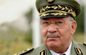 رئيس أركان الجيش الجزائري يتوعد العملاء 