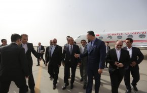 وزير الخارجية التركي يصل الى اصفهان