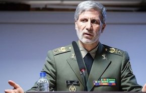 وزير الدفاع الايراني يعدد انجازات الوزارة للجنة الصناعات البرلمانية 