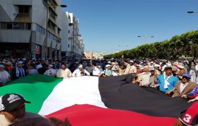 الآلاف يتظاهرون في المغرب ضد 