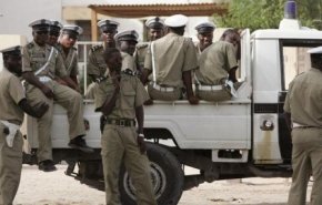 الشرطة الموريتانية تداهم مقرات مرشحين معارضين وتغلق أحدهما 