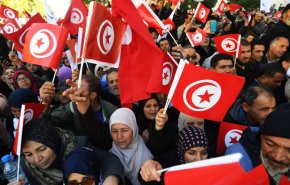 فوضى دستورية وزحمة مرشّحين في الشارع التونسي
