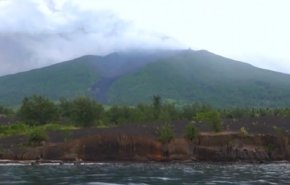 فيديو.. ثورة بركانين في بابوا غينيا الجديدة تجبر 15 ألفا على الفرار 