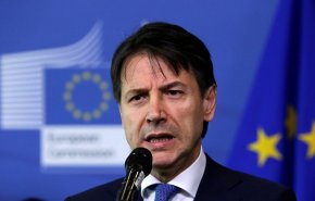 رئيس الوزراء الإيطالي يقدم استقالته رسميا 