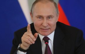 بوتين يكرم ضحايا الغواصة المحترقة في بحر بارنتس