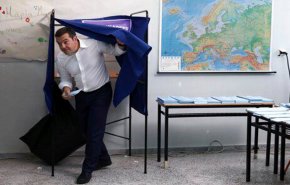 هل تستطيع الانتخابات الإطاحة بالرئيس اليوناني أليكسيس؟