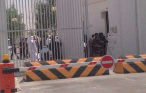 السلطات الإماراتية تستمر في احتجاز معتقلين