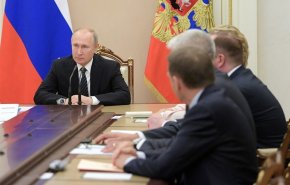 بوتين يبحث مع مجلس الأمن الروسي العلاقات مع أوكرانيا 