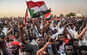 بالفيديو..هل يتكرر سيناريو العسكر المصري في السودان؟