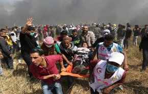 اصابة عشرة فلسطينيين في مسيرات العودة جنوب غزة 
