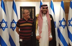 كاتب سعودي يشتم الفلسطينيين: لماذا ترفضون تطبيعنا مع 'إسرائيل'!