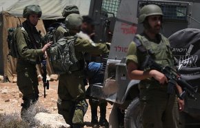 قوات الاحتلال تعتقل 23 مواطناً بالضفة الغربية