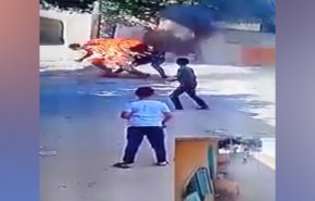 فيديو مروع لشاب مصري يلاحق والده ويحرقه حيا