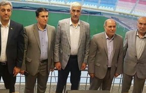 شاهد بالصور.. وزير الرياضة العراقي يتفقد ملعب ’نقش جهان’