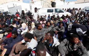 ليبيا تغلق 3 مراكز لاحتجاز المهاجرين غير الشرعيين + فيديو