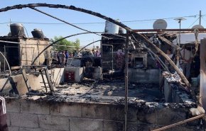 بالصور.. اندلاع حريق في مخيم للنازحين الإيزيديين شمالي العراق
