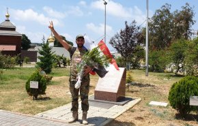 بالفيديو.. جندي سوري يشكر الاسد وروسيا بطريقة مبتكرة جدا