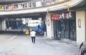 بالفيديو.. انفجار ضخم في أحد شوارع الصين  بسبب تسرب الغاز