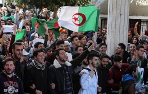تظاهرکنندگان در الجزایر خواستار قیام سراسری شدند