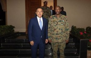 تشاووش أوغلو يؤكد وقوف تركيا إلى جانب الاستقرار في السودان