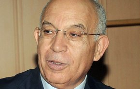 وزير جزائري سابق يشكك بقدرة السلطة تنظيم الانتخابات
