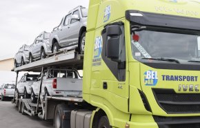 تونس تصدر 67 سيارة إلى منطقة صناعية لأول مرة