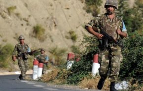 الجيش الجزائري يضبط مخبأ للإرهابيين و3 قنابل شمال شرقي البلاد
