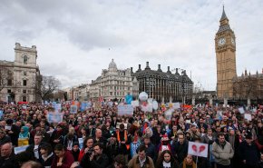 بالفيديو.. مظاهرات في بريطانيا تنديدا بتعليق جونسون أعمال البرلمان