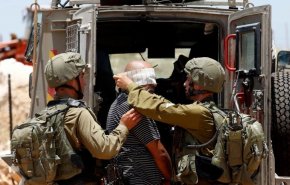 حملة اعتقالات واسعة تطال 18 فلسطينيًا بالضفة والقدس