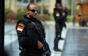 فيديو 'السيارة الفارهة' يثير جدلا في مصر والأمن يتدخل