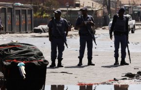 جنوب أفريقيا: شرطة تعتقل 80 شخصاً في أعمال شغب 