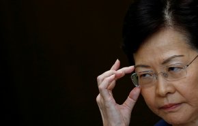 زعيمة هونغ كونغ تقر بفشل الحكومة في حل الأزمة