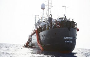 شاب تونسي يحاول الانتحار على متن سفينة إنقاذ قبالة مالطا