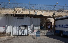 22 أسيرا فلسطينيا بسجن 